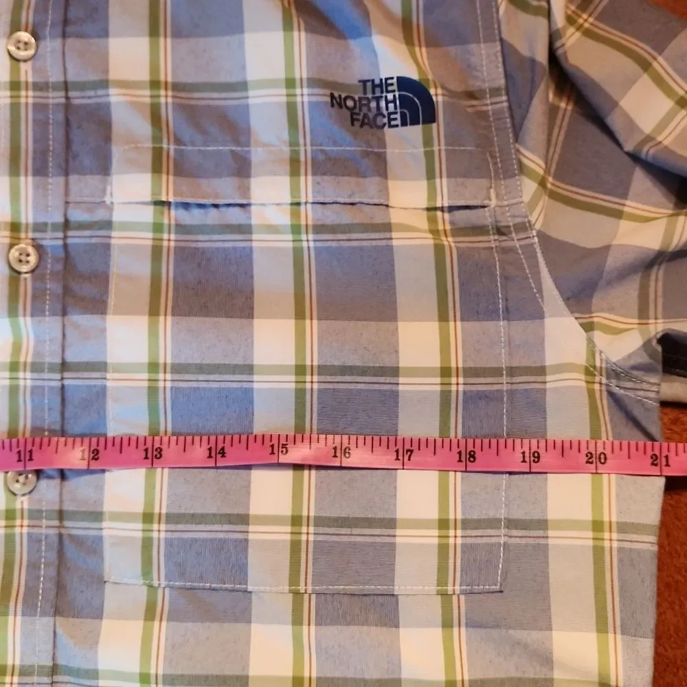 North Face Traverse Button Down Vented Outdoor Shirt Medium Blue & White Plaid
